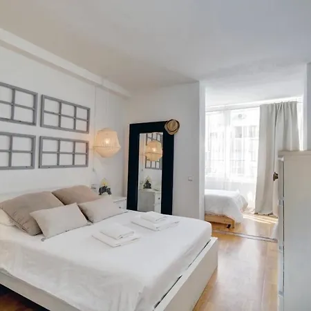 Casa Valentunana - Downtown - Pass The Keys * Marbella